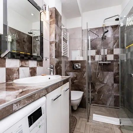 Old Town Square Studio Apartment *